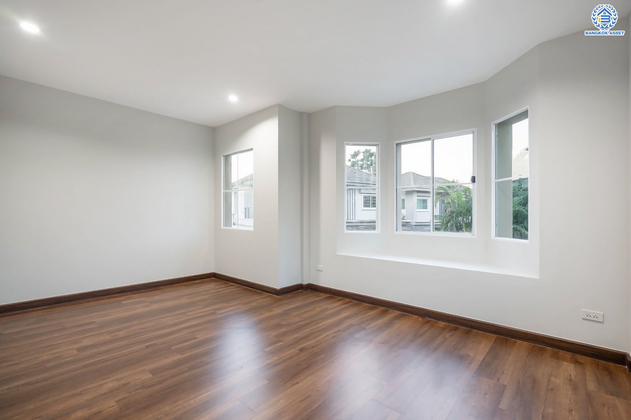 บ้านมือสองตกแต่งใหม่ โครงการ มัณฑนา วัชรพล-รามอินทรา2 หลังมุม เนื้อที่ 74.2 ตร.ว. ฟังก์ชัน 3 ห้องนอน 3 ห้องน้ำ จอดรถได้ 2 คัน พร้อม Living Room กว้างขวาง บนทำเลใจกลางเมือง! เชื่อมต่อทั้งถนนเกษตร-นวมินทร์, ลาดพร้าว, รัชโยธินฯ ใกล้ทางด่วน "รามอินทรา–อาจณรงค์" และรถไฟฟ้าสายสีน้ำตาล "สถานีโรงเรียนสตรีวิทยา2"...